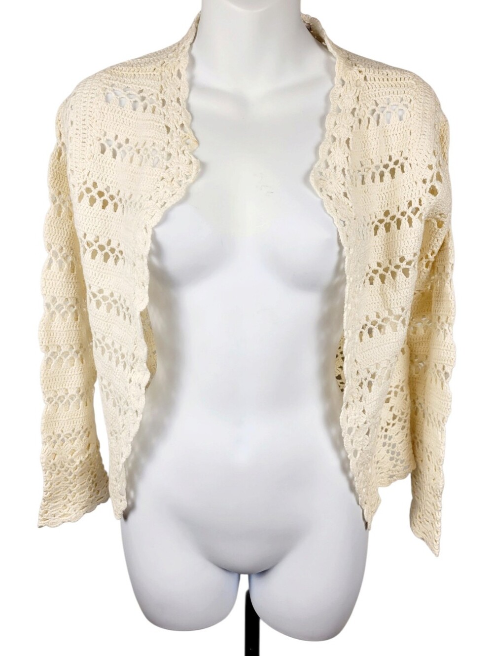 2/$20 Y2K Cream Colour Crochet Cardigan Top Blouse Size: M